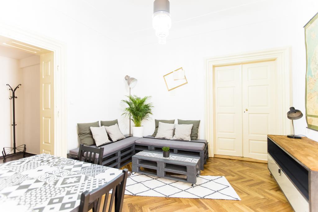 Friday Songs Apartamento Praga Exterior foto